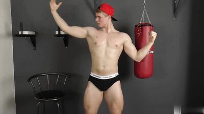 Que Je Suis Beau!: The Ultimate Gay Porn Video Experience!