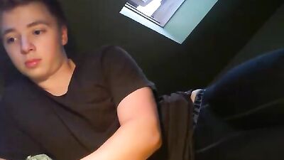 Sexy Solo Showstopper - Hottie Puts On A Gay Porn Video!