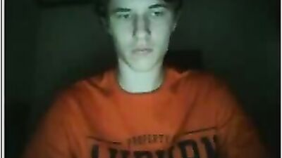 Young Auburn Webcam Solo Exposure