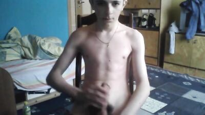 Fun in My Room: A Gay Web-Cam Solo Experience