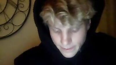 Bigger than Ever Aussie Twink: Cumming on Cam for You!