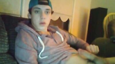 Relaxing Web-Cam Solo Wank: The Ultimate Gay Porn Experience!