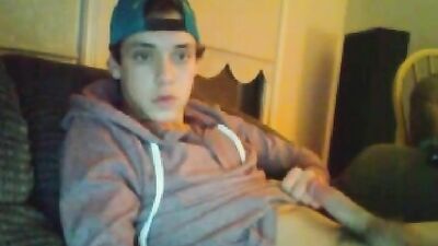 Relaxing Web-Cam Solo Wank: The Ultimate Gay Porn Experience!