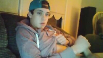 Relaxing Web-Cam Solo Wank: The Ultimate Gay Porn Experience!