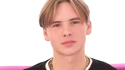 Gay Porn Service: Martins Blond Appeal!