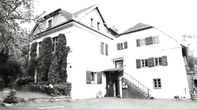 Young Cuties Get Wild in Bareback Threesome!