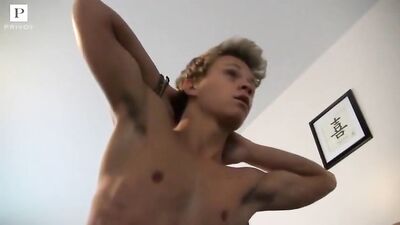 Australian Cumshots: Blonde Amateurs Go Wild!