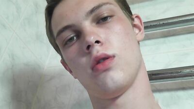 Gay Bath Boy Porn - Cute Amateur Solo!