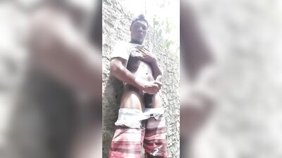 Teen Cum Shots: Public Handjob Outside!