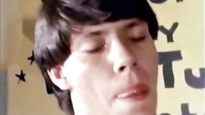 Dormitory Daze - Classic US Twink Porn (1982): A Thrilling Ride of Raw Action and Bareback Group Sex!