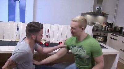 Bareback Player Twink Orgies - 4 Guys Gay Porn Action Bareback Group Sex!