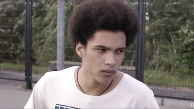 Uitgesproken (Enjaulado - Subtítulos en español)