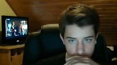 German Cumshot Jerker: Web-Cam Solo Explosion