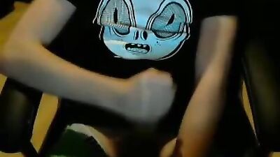 German Cumshot Jerker: Web-Cam Solo Explosion