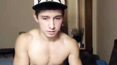 Muscle Web-Cam Cutie JOs Porn Adventure!