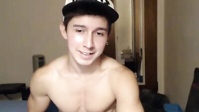 Muscle Web-Cam Cutie JOs Porn Adventure!