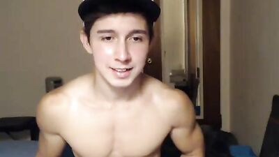 Muscle Web-Cam Cutie JOs Porn Adventure!