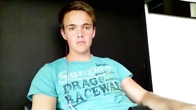 Gay Porn Videos: Shy Cutie Explores His Wild Side!!