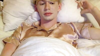 Blond Boy Cumming Live on Cam - The Ultimate Gay Porn Experience!