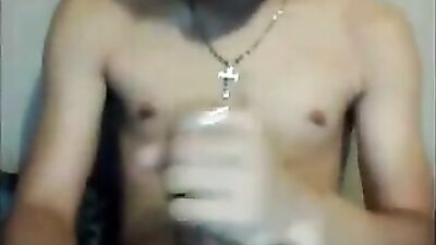 Gay Porn Twink Gets Handjob from Webcam Girl!