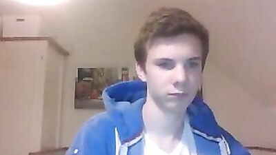 Blue Hoodie Web Cam Solo Show Off: Steamy Gay Porn Action!