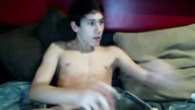 Big Lad Bed Jerk: Cocks Only Edition - Web-Cam Solo Showdown