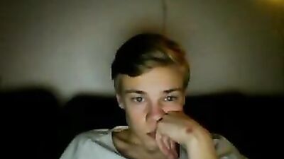 Gay Porn - Laundry Room Blonde: Hot Solo Web-Cam Show!