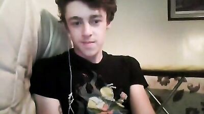 Gay Springfield lad jerks off solo for cum shots on web-cam! [190 characters]