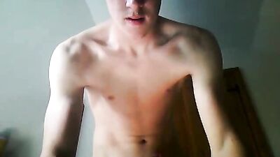 Gay Springfield lad jerks off solo for cum shots on web-cam! [190 characters]