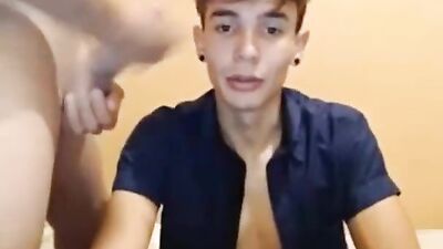 Horny Gay Webcammers: Dirty Oral Antics - Amateur Men on Cam