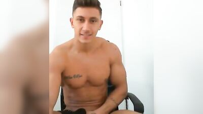 Making Webcam Dreams Come True with Muscular Hottie!