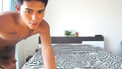 Barebacking on Webcam Returns: Steamy Gay Porn Action