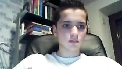 Gay Cutie On Cam Reveals His Inner Wanker!