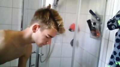 Shower Selfie: Gay Porn Exposure