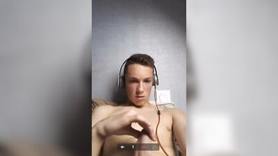 Gay Porn Video - Leos Web-Cam Adventure [32 chars]