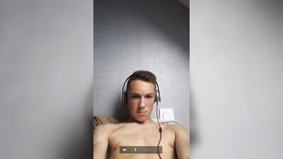 Gay Porn Video - Leos Web-Cam Adventure [32 chars]