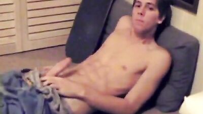 Jaydens Porn Addiction: Solo Cum Shots on Web-Cam