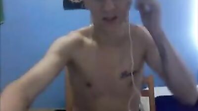 Handsome Roommate Gives Solo Masturbation Show in Bedroom