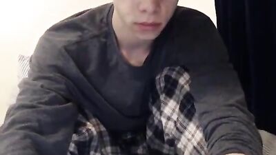 Young stud in Calvins gets handjob on webcam