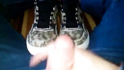 Skater Twink Spunk Party: Cumming on Trainers with Friends!