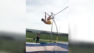 Gay Muscle Boys Straight Boys: When the Cock is too Big