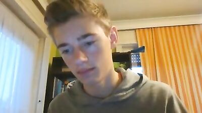Young and Huge on Cam! A Dutch Boys Web-Cam Solo Adventure