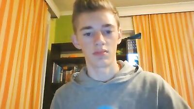 Young and Huge on Cam! A Dutch Boys Web-Cam Solo Adventure
