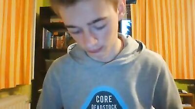 Young and Huge on Cam! A Dutch Boys Web-Cam Solo Adventure