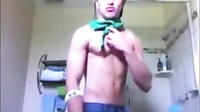 Muscle Boys: Flexing And Pumping Solo Web-Cam Action with TonyM!