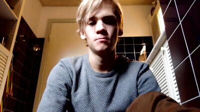 Cums in the bathroom: The Ultimate Gay Porn Experience