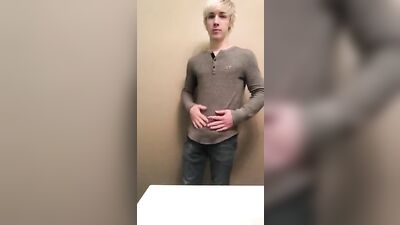 Blonde Masturbating Web-Cam - Blond Boys Solo!