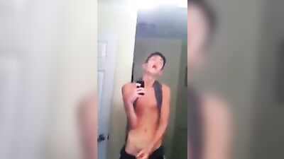SELFIE BATE: The Ultimate Gay Porn Experience