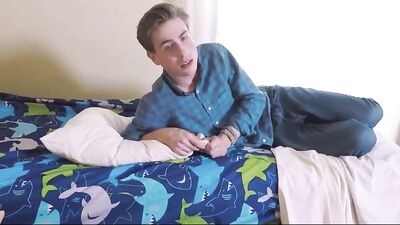 Young Stepsiblings: Cute teen asks stepbrother for help