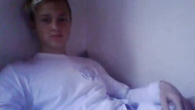 Blonde Boys Handjob Party - Hot Blonde Blonde on Cam!